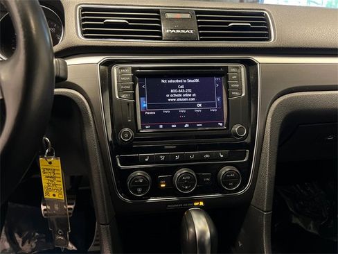 Used 2018 Volkswagen Passat 2.0T R-Line image 24