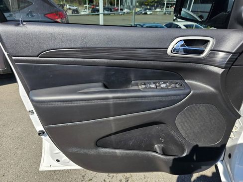 Used 2021 Jeep Grand Cherokee Laredo X image 21