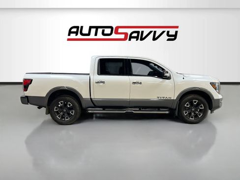 Used 2021 Nissan Titan Platinum Reserve w/ Moonroof Package image 8