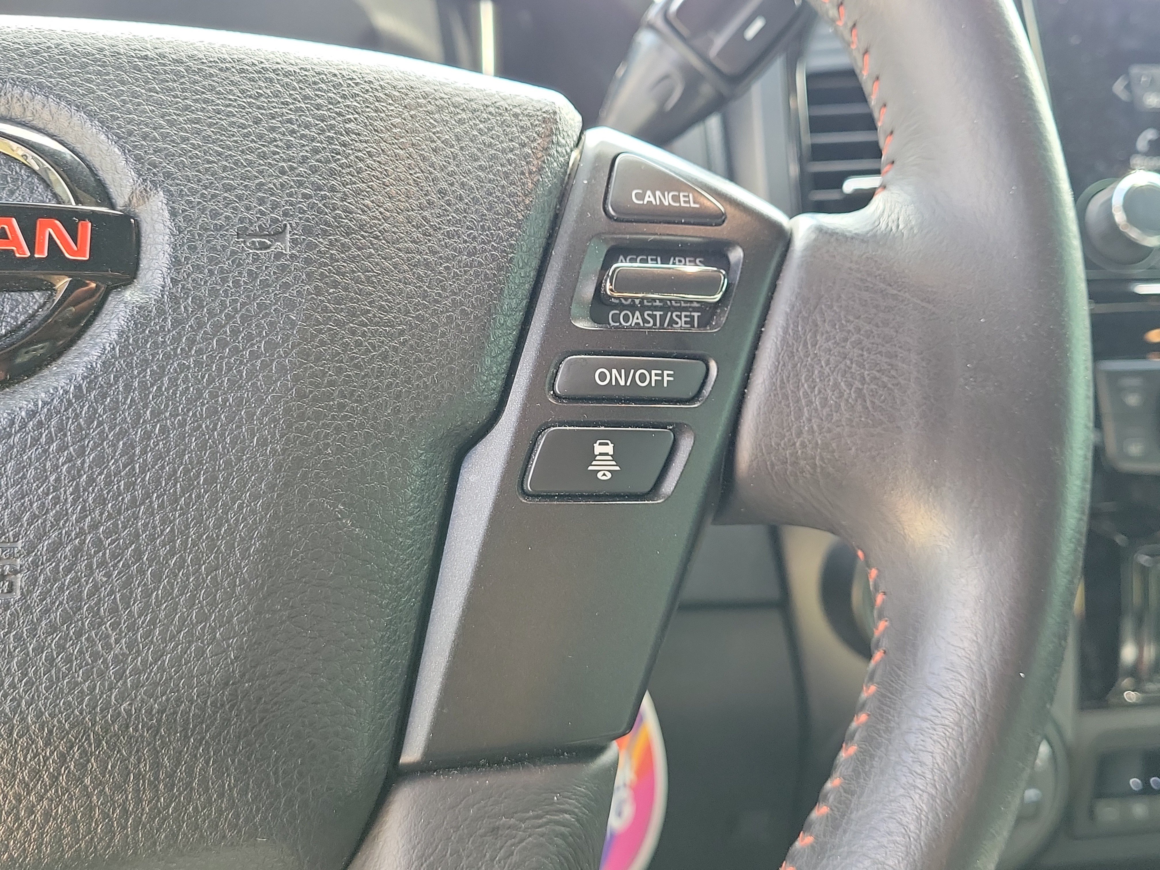 Used 2021 Nissan Titan PRO-4X w/ Pro-4x Convenience Package AWD/4WD image 22