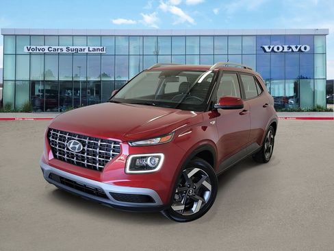 Used 2025 Hyundai Venue Limited FWD image 1
