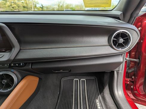 Used 2021 Chevrolet Camaro SS RWD image 33