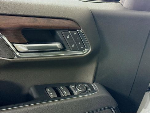 New 2026 GMC Sierra 1500 SLT AWD/4WD image 12