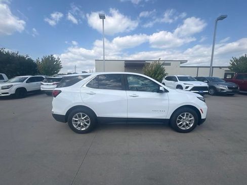 Used 2024 Chevrolet Equinox LT AWD/4WD image 8