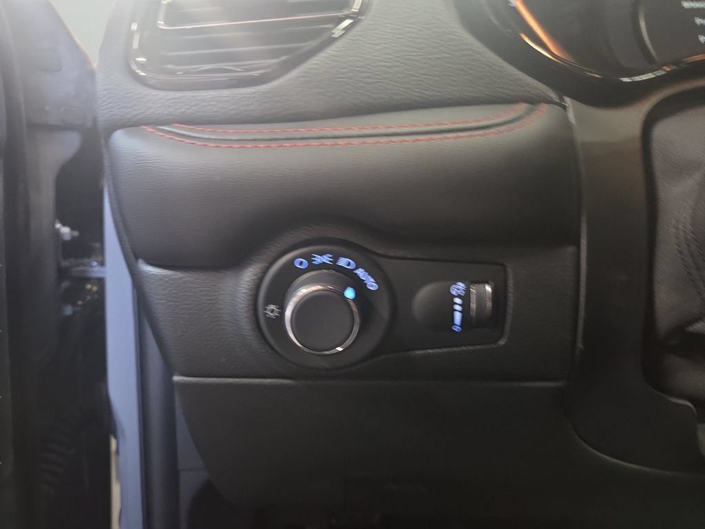 Used 2025 Dodge Durango GT AWD/4WD image 18