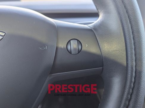 Used 2023 Tesla Model Y Long Range image 19