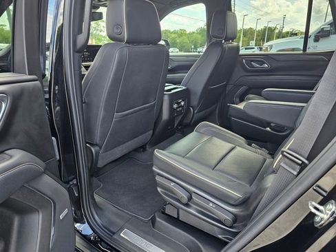 Used 2023 GMC Yukon SLT w/ SLT Premium Package AWD/4WD image 24