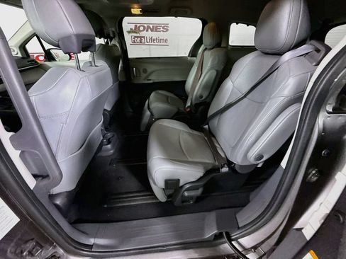 Used 2024 Toyota Sienna Limited AWD/4WD image 27