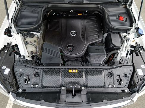 Used 2024 Mercedes-Benz GLS 450 4MATIC image 53