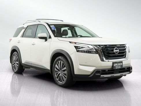 Used 2023 Nissan Pathfinder SL w/ SL Premium Package AWD/4WD image 7