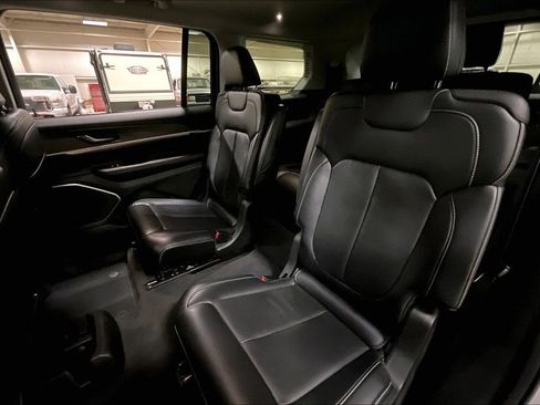 Used 2021 Jeep Grand Cherokee L Limited image 25