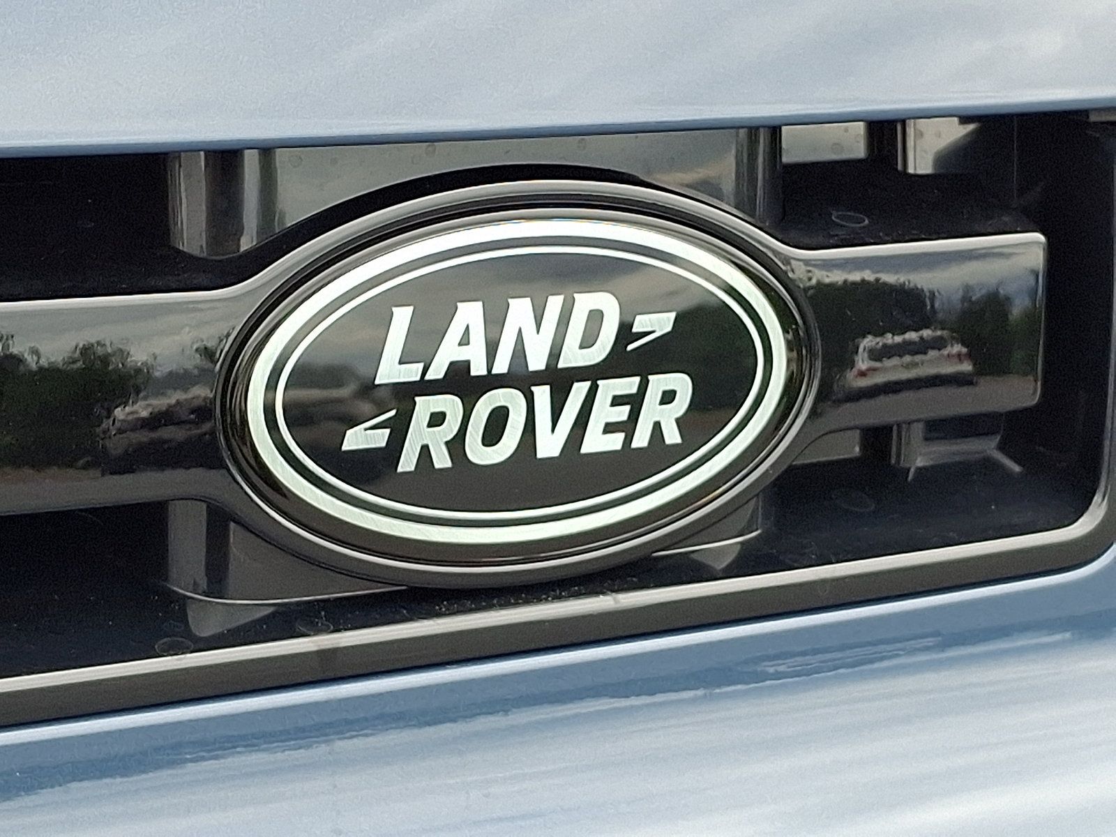 New 2026 Land Rover Defender 110 S AWD/4WD image 22