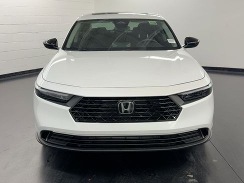 Certified 2025 Honda Accord SE image 6