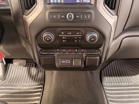 Used 2022 Chevrolet Silverado 1500 Custom w/ LPO, Dark Essentials Package AWD/4WD image 21