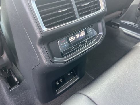 New 2026 Volkswagen Atlas SE FWD image 24