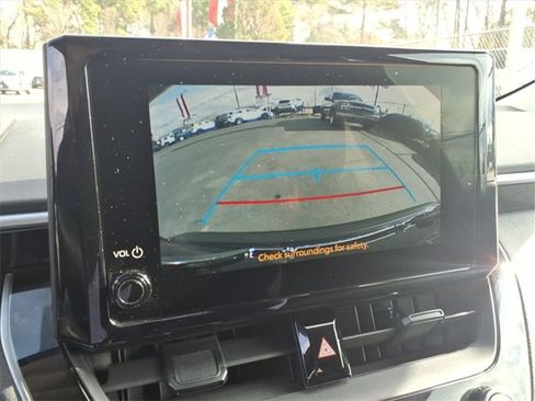 Used 2023 Toyota Corolla LE image 19