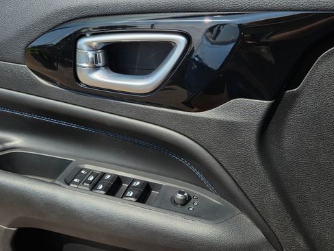 New 2026 Jeep Compass Latitude AWD/4WD image 15