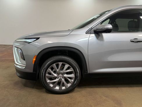 Used 2026 Buick Enclave Preferred AWD/4WD image 38