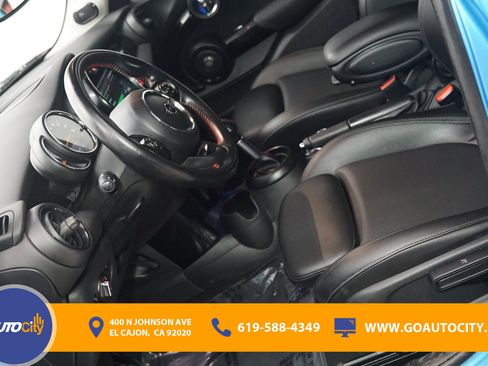 Used 2019 MINI Cooper S w/ Premium Package image 9