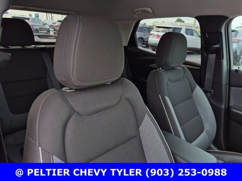 Used 2025 Chevrolet TrailBlazer LT w/ Convenience Package FWD image 13