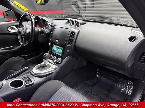 Used 2020 Nissan 370Z Coupe RWD image 8