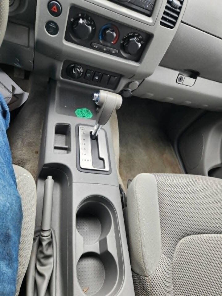 Used 2011 Nissan Frontier S AWD/4WD image 23