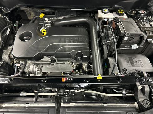 Used 2024 Chevrolet Equinox Premier image 26