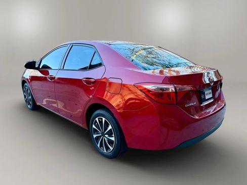 Used 2018 Toyota Corolla LE image 3