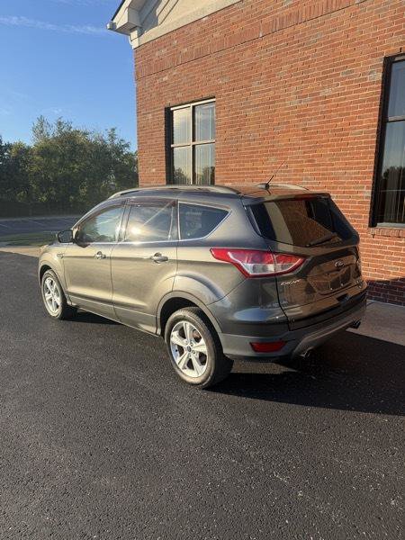 Used 2016 Ford Escape SE w/ Equipment Group 201A AWD/4WD image 3