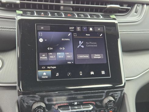 New 2025 Jeep Grand Cherokee L Laredo image 9