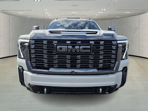 Used 2024 GMC Sierra 3500 Denali Ultimate image 8