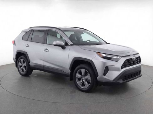Used 2024 Toyota RAV4 XLE image 3