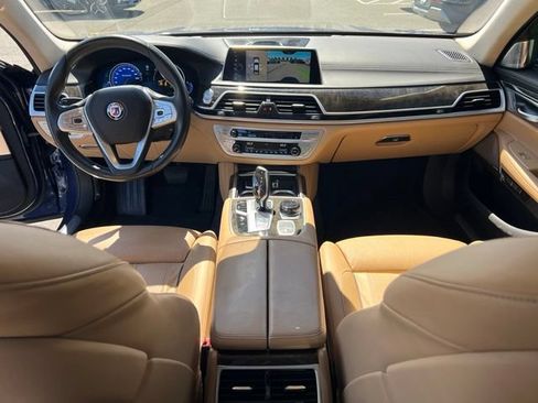 Used 2017 BMW ALPINA B7 xDrive AWD/4WD image 12