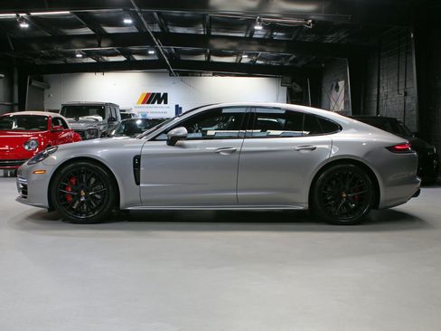 Used 2022 Porsche Panamera GTS AWD/4WD image 3