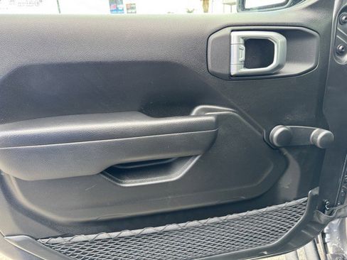 Certified 2024 Jeep Gladiator Sport image 15