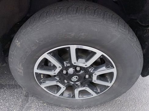 Used 2018 Toyota Tundra SR5 w/ TRD Off Road Package image 27