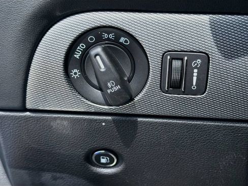 Used 2018 Dodge Durango R/T w/ Technology Group AWD/4WD image 35