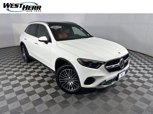Used 2023 Mercedes-Benz GLC 300 4MATIC image 1