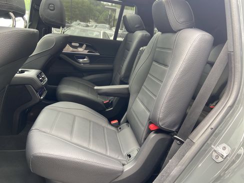Used 2025 Mercedes-Benz GLS 580 4MATIC image 43