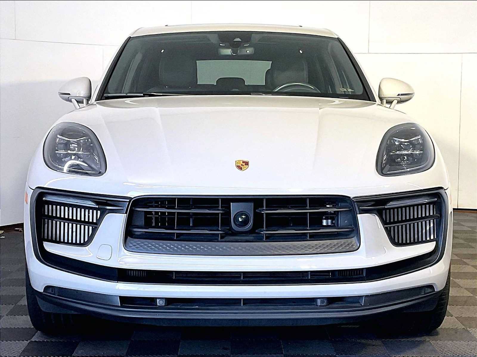 Certified 2023 Porsche Macan S AWD/4WD image 10