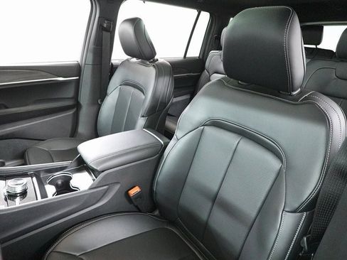 New 2025 Jeep Grand Cherokee L Limited w/ Luxury Tech Group II image 11