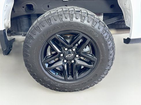 Used 2022 Chevrolet Silverado 1500 LT Trail Boss w/ Convenience Package II AWD/4WD image 31