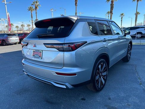 New 2026 Mitsubishi Outlander SE image 8