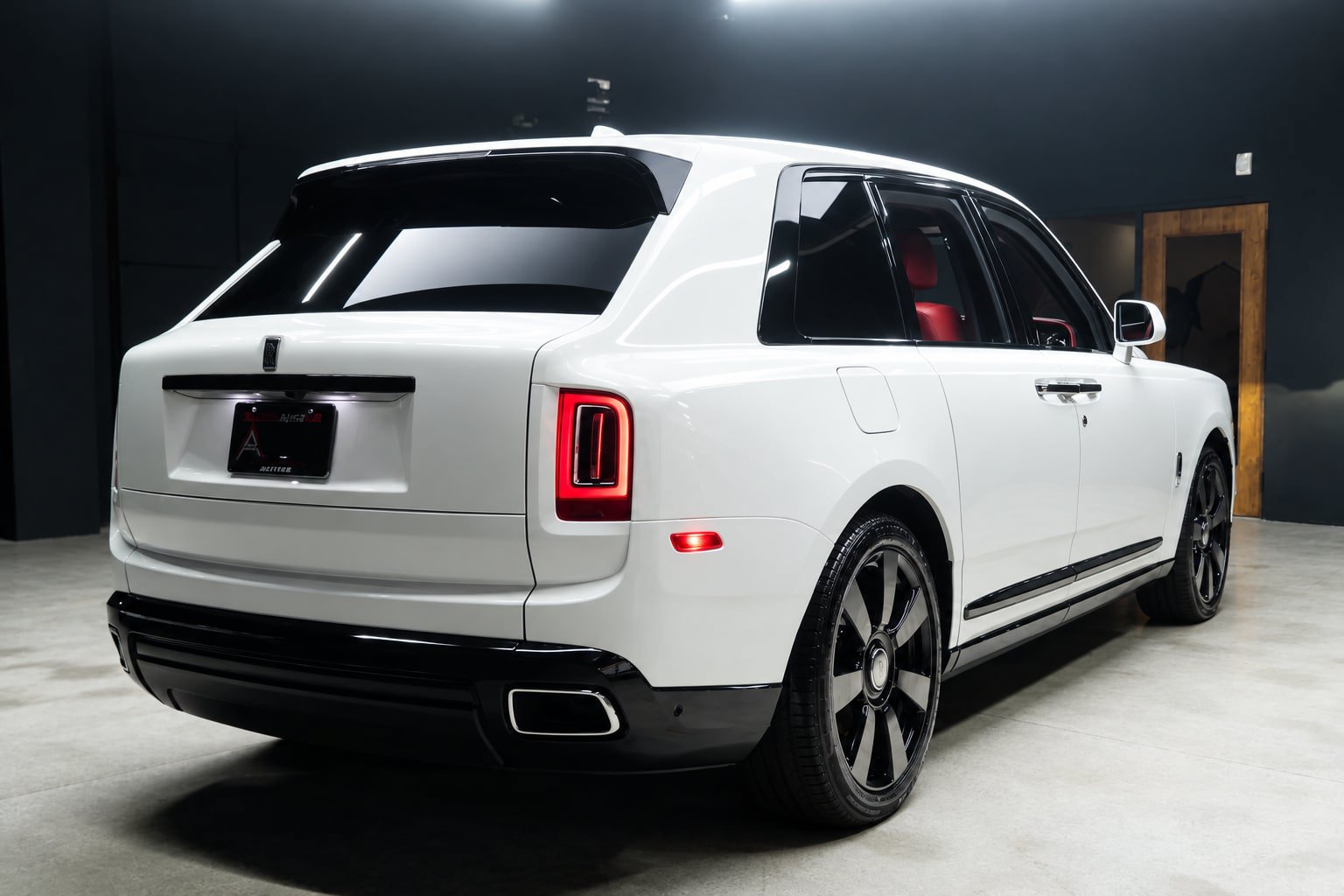Used 2022 Rolls-Royce Cullinan AWD/4WD image 10