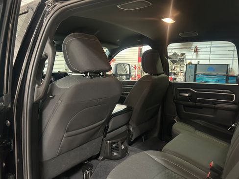 Used 2025 RAM 2500 Big Horn AWD/4WD image 29