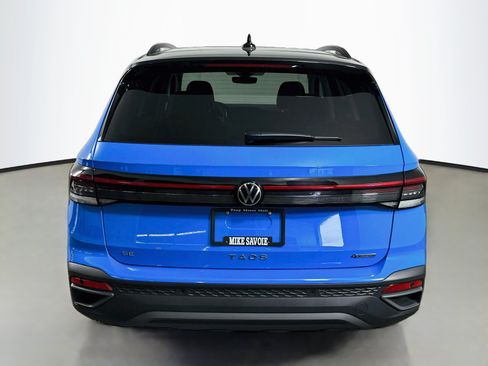 Used 2025 Volkswagen Taos SE AWD/4WD image 6