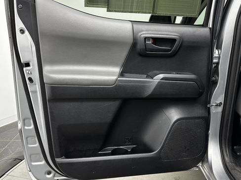 Used 2019 Toyota Tacoma SR w/ SR Convenience Package image 21