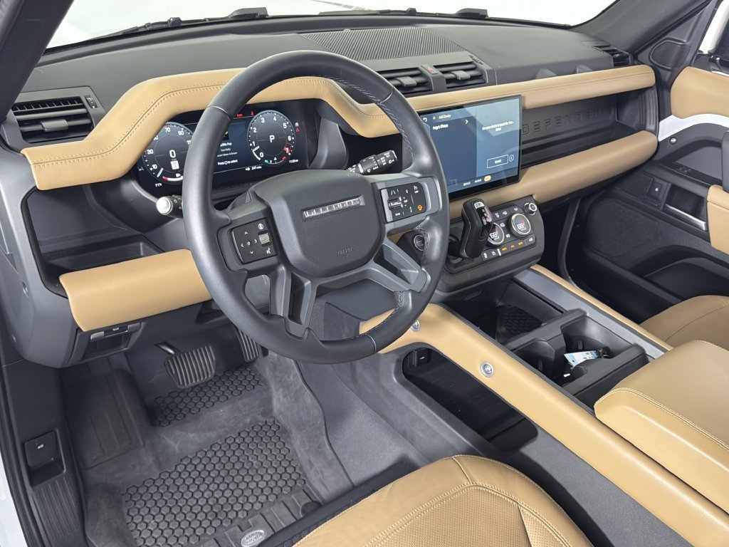 Certified 2025 Land Rover Defender 110 S AWD/4WD image 4