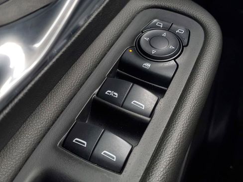 Used 2024 GMC Terrain SLE image 18