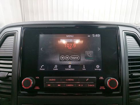 Certified 2024 Nissan Titan SV w/ SV Convenience Package image 21